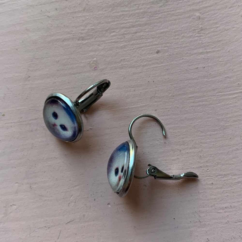 Glass Cat Kitten Earrings - Picture 3 of 4